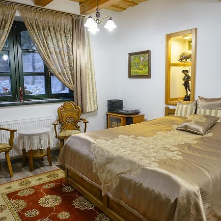 Tündérgyöngye Apartmanház Zirc Exterior foto