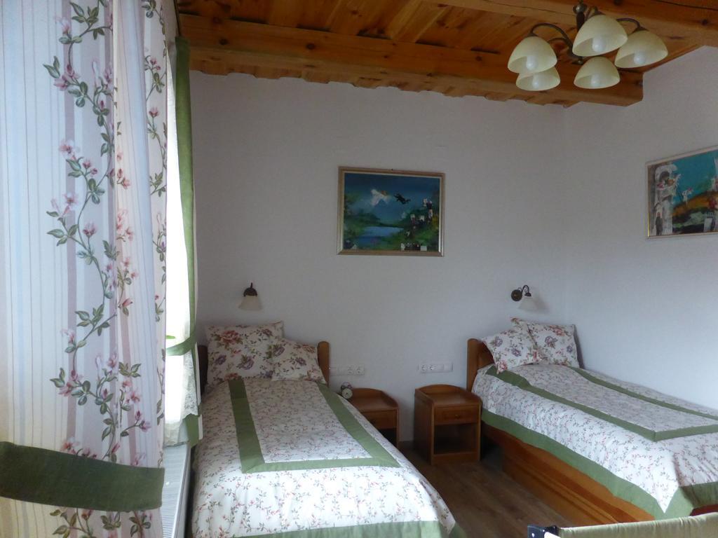 Tündérgyöngye Apartmanház Zirc Exterior foto