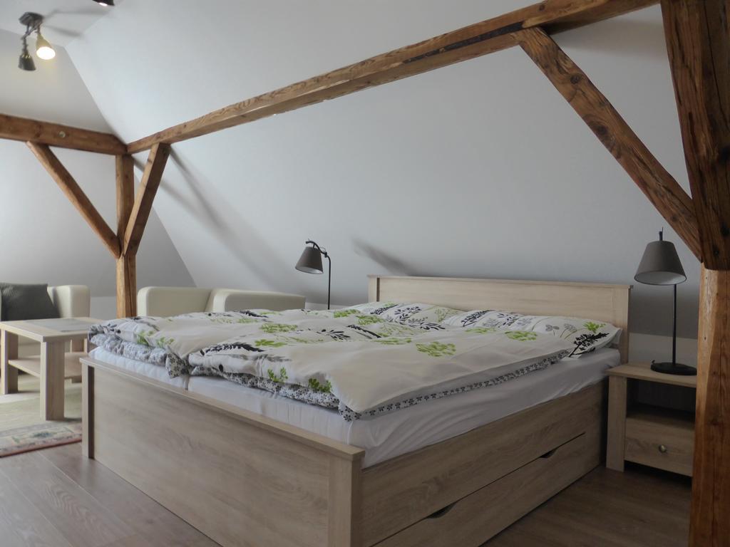 Tündérgyöngye Apartmanház Zirc Exterior foto