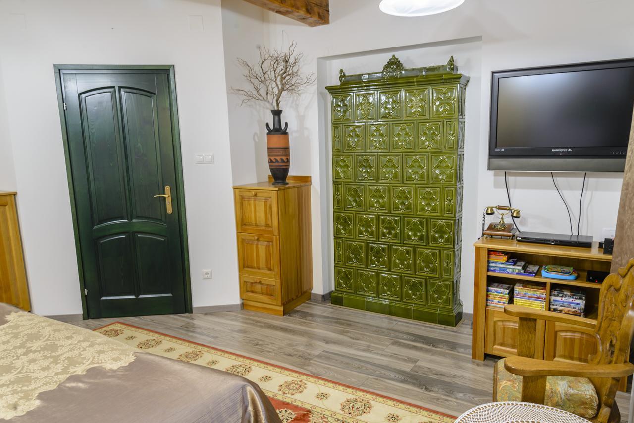 Tündérgyöngye Apartmanház Zirc Exterior foto