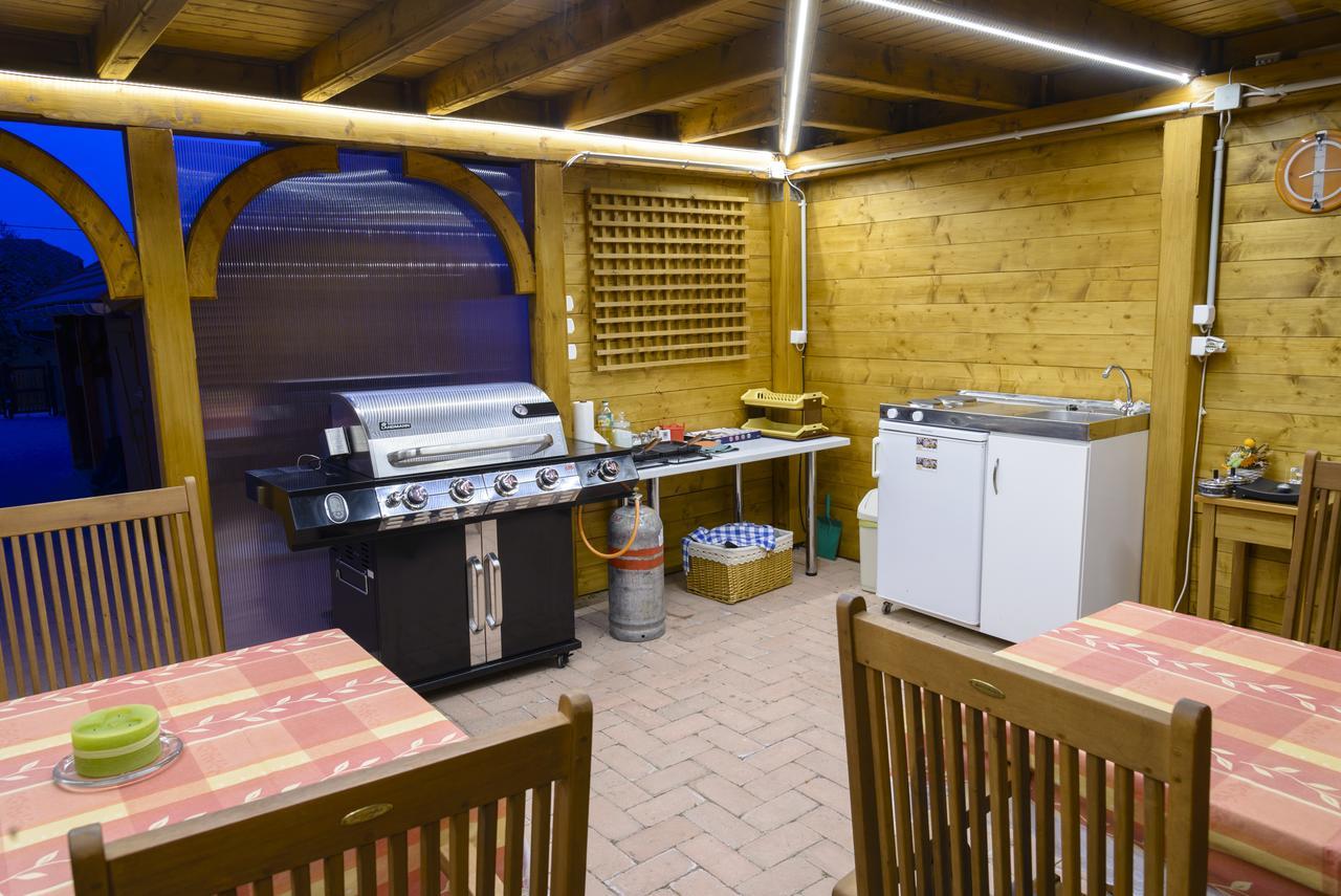 Tündérgyöngye Apartmanház Zirc Exterior foto